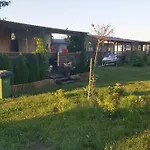 Pod Topolami *